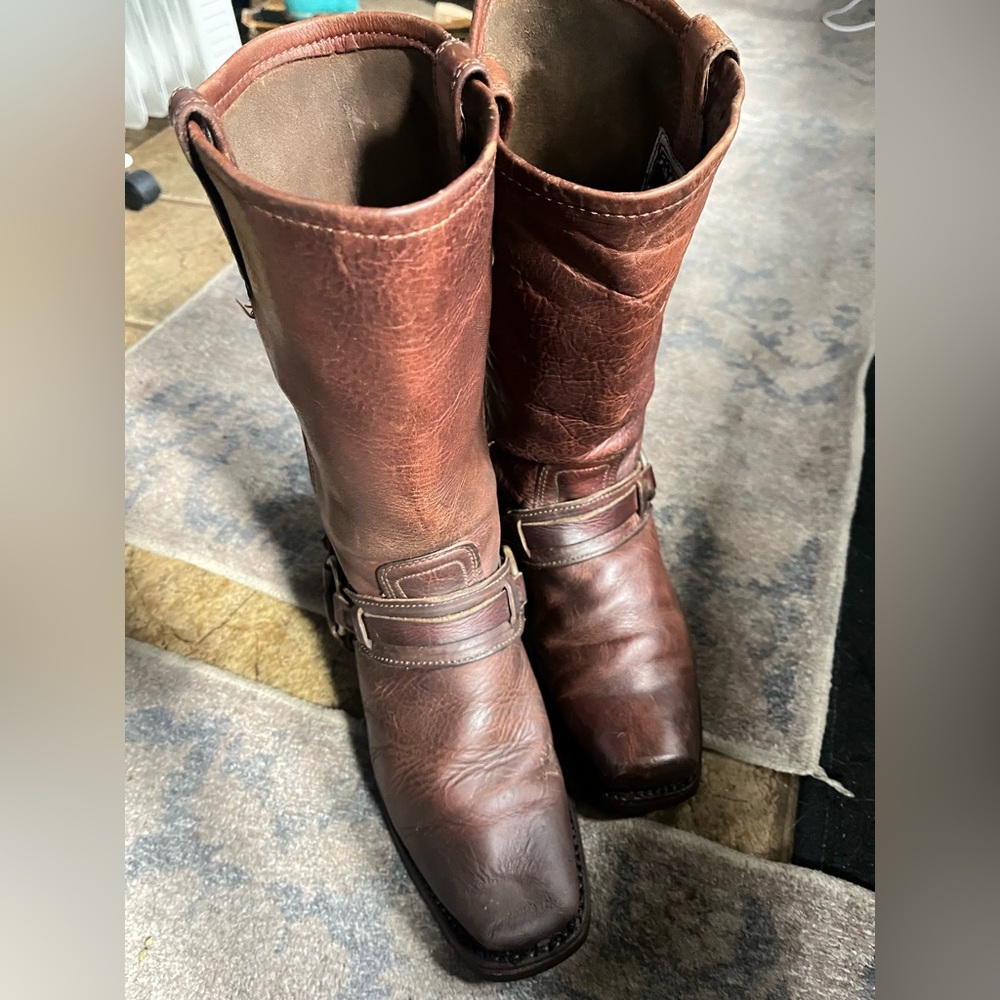 Vintage Frye harness cognac boots size 8 *read carefully *